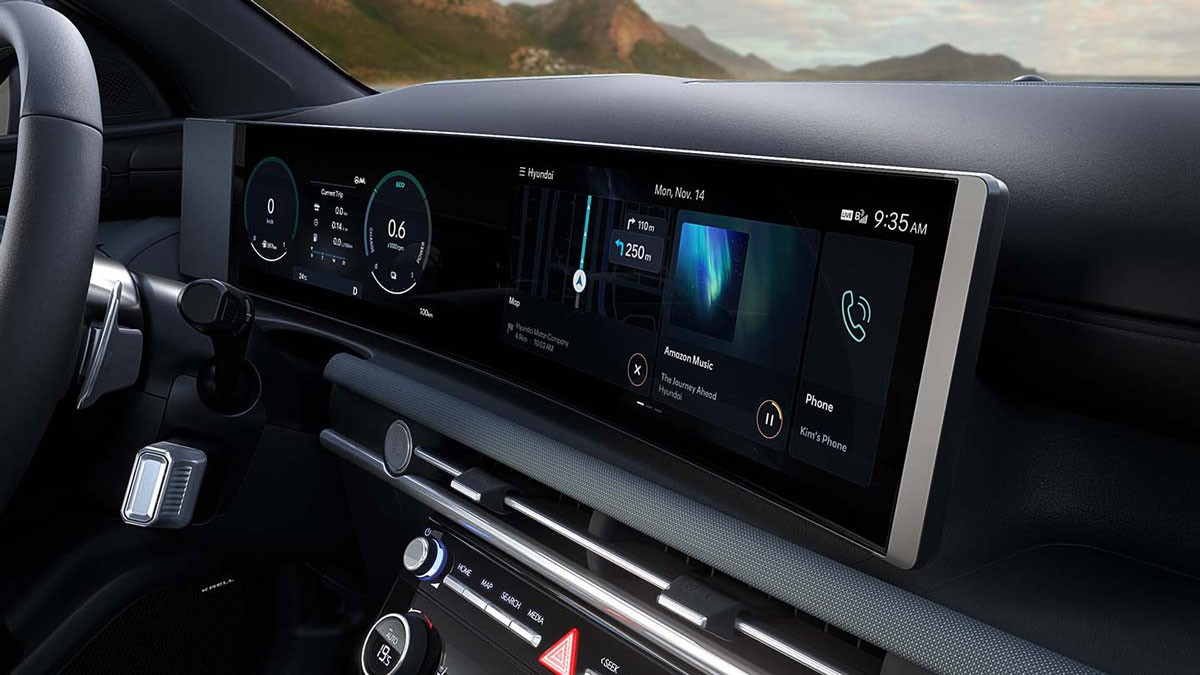 Den 12 tommer digitale instrumentering ved siden af den 12.3 tommer touchskærm i Hyundai Tucson